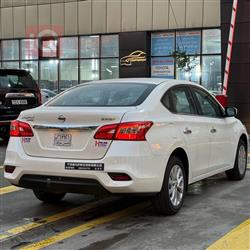 نيسان سيلفي